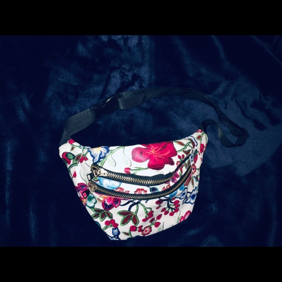 Floral fannypack - Picture 2 of 2